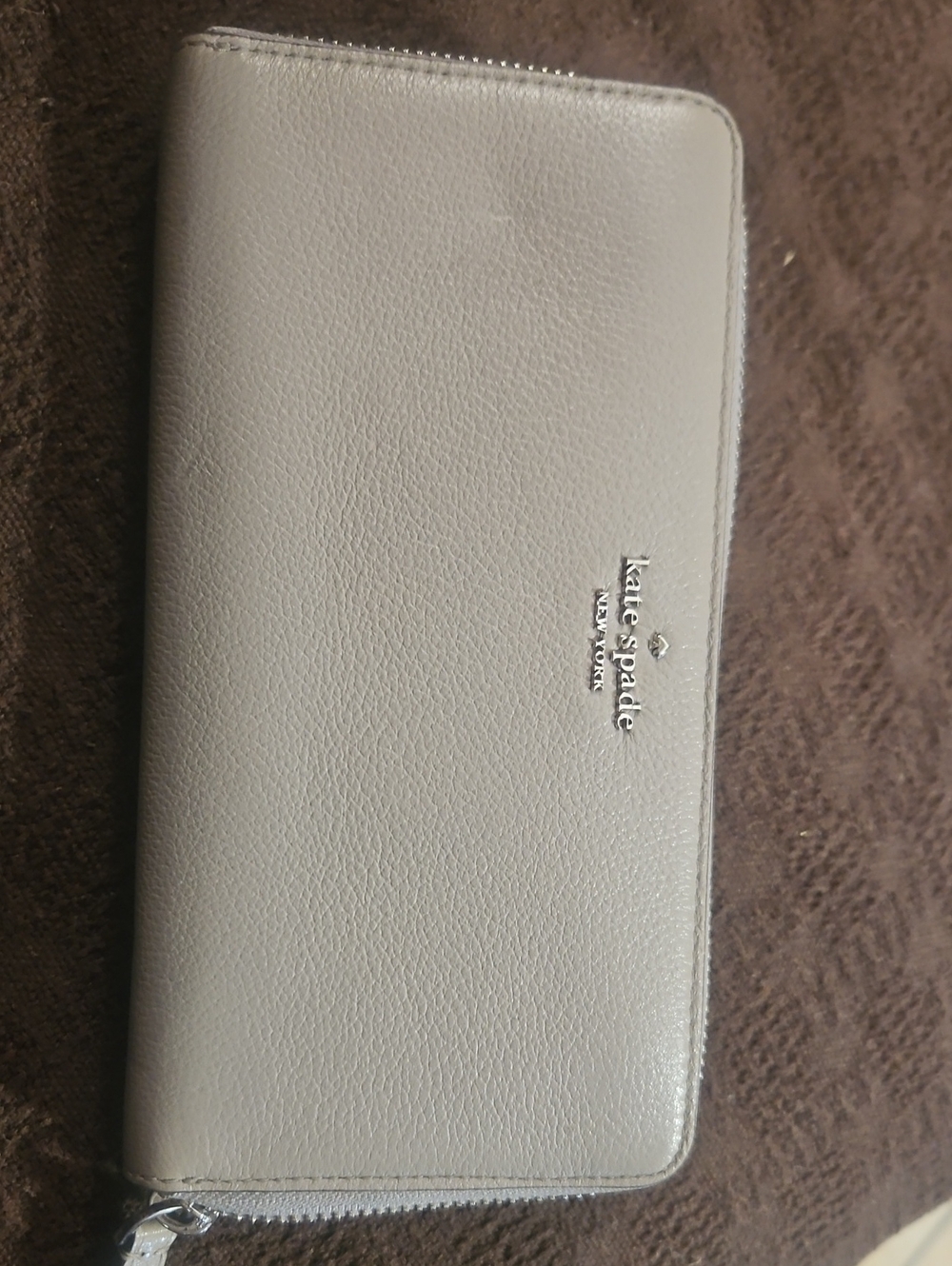 kate spade Pebbled Zip-Around Wallet in Light Gray